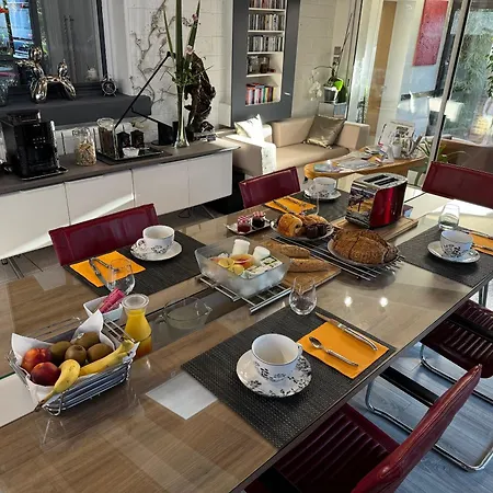 Alojamento de Acomodação e Pequeno-almoço Domus 26 Occidens Duo Montaigu-Vendee