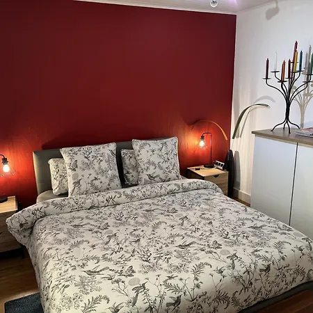 Alojamento de Acomodação e Pequeno-almoço Domus 26 Occidens Duo Montaigu-Vendee